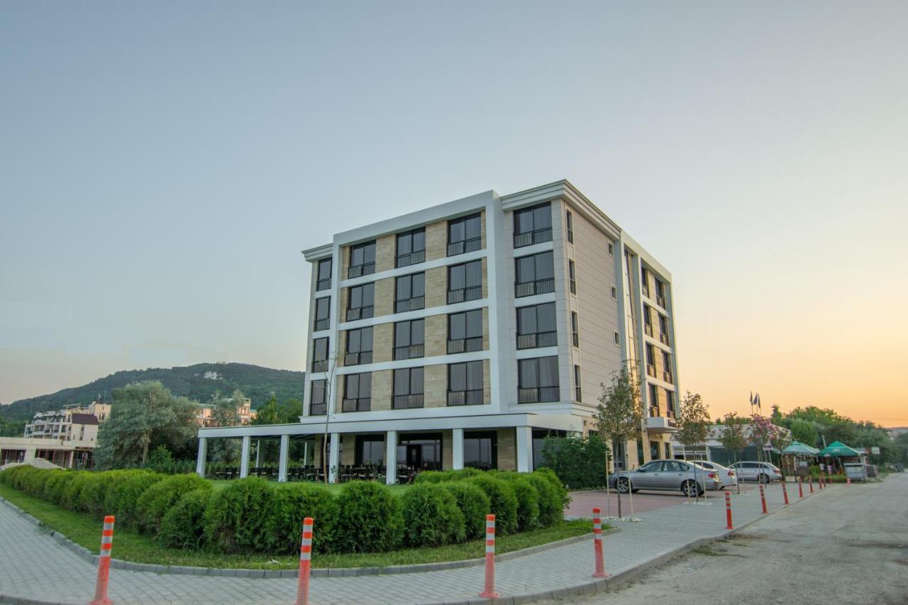 Magnific Hotel *